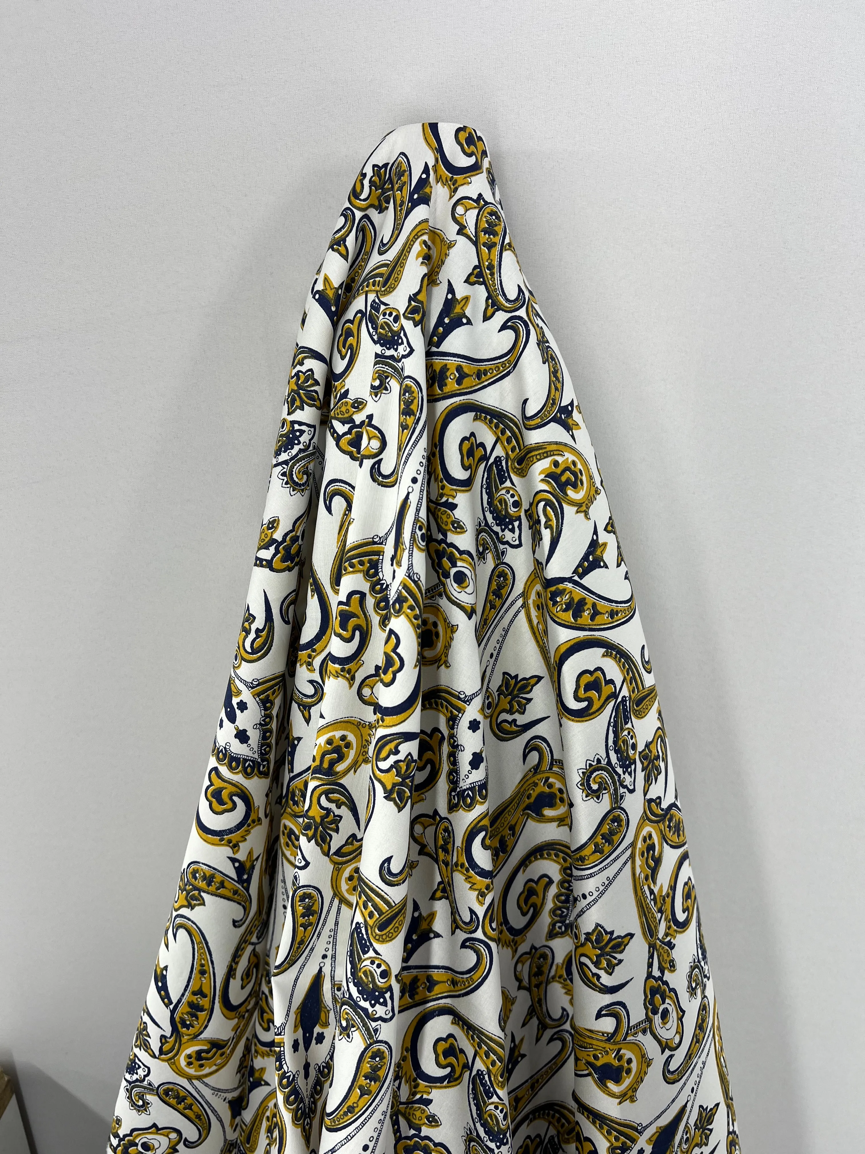 Cotton Sateen - Paisley Swirl - 140cm