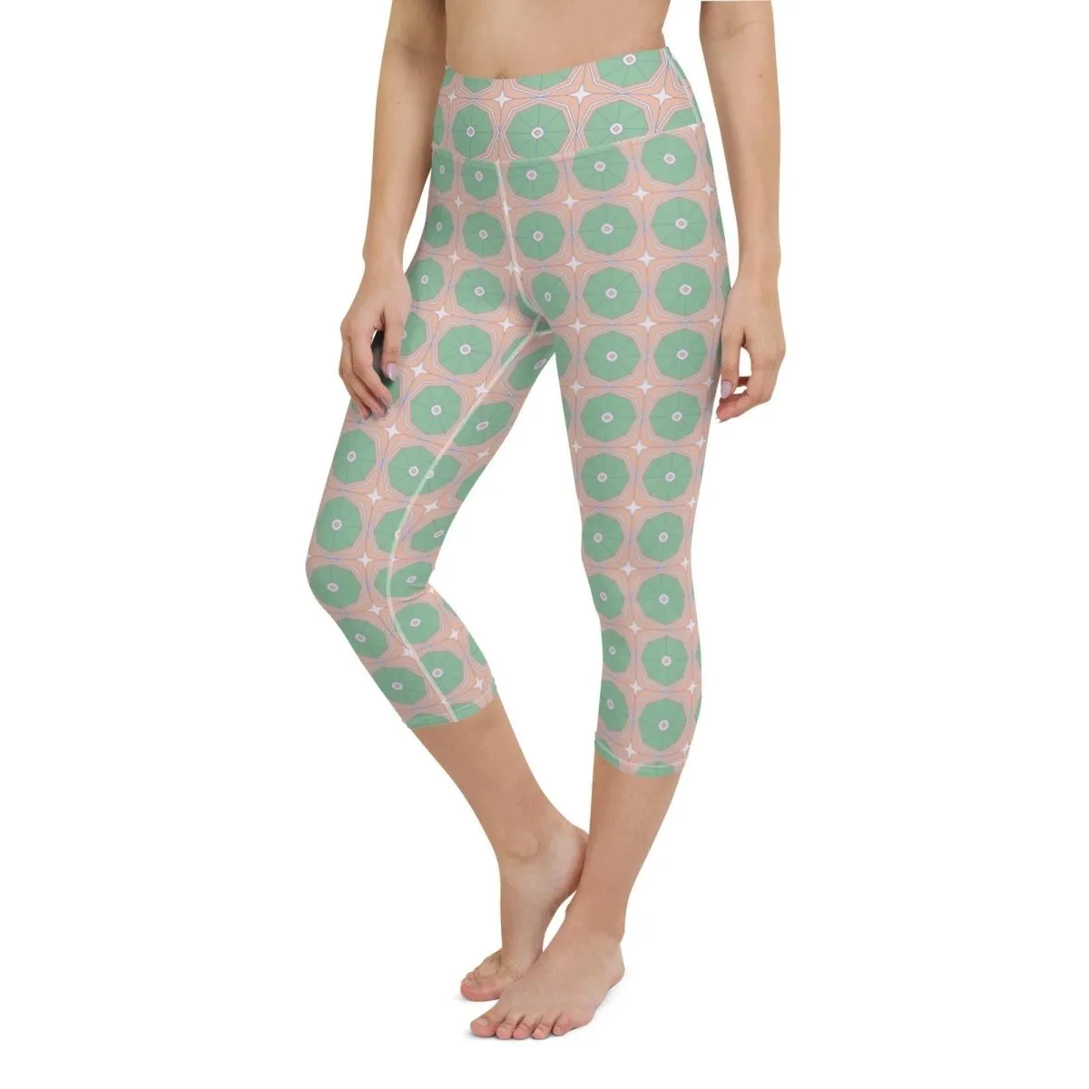 Octagon Patterned Women's Capri Yoga Pants