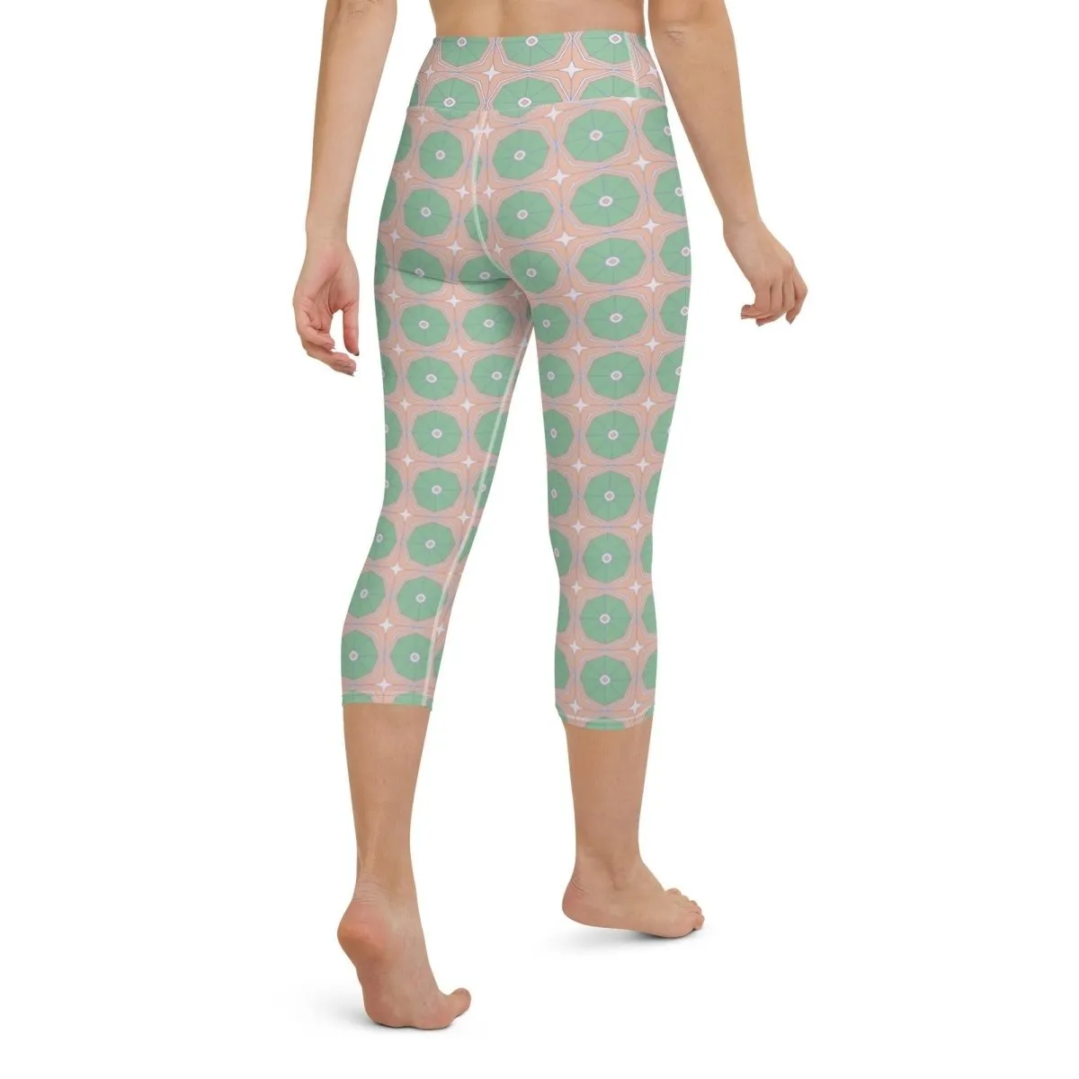 Octagon Patterned Women's Capri Yoga Pants