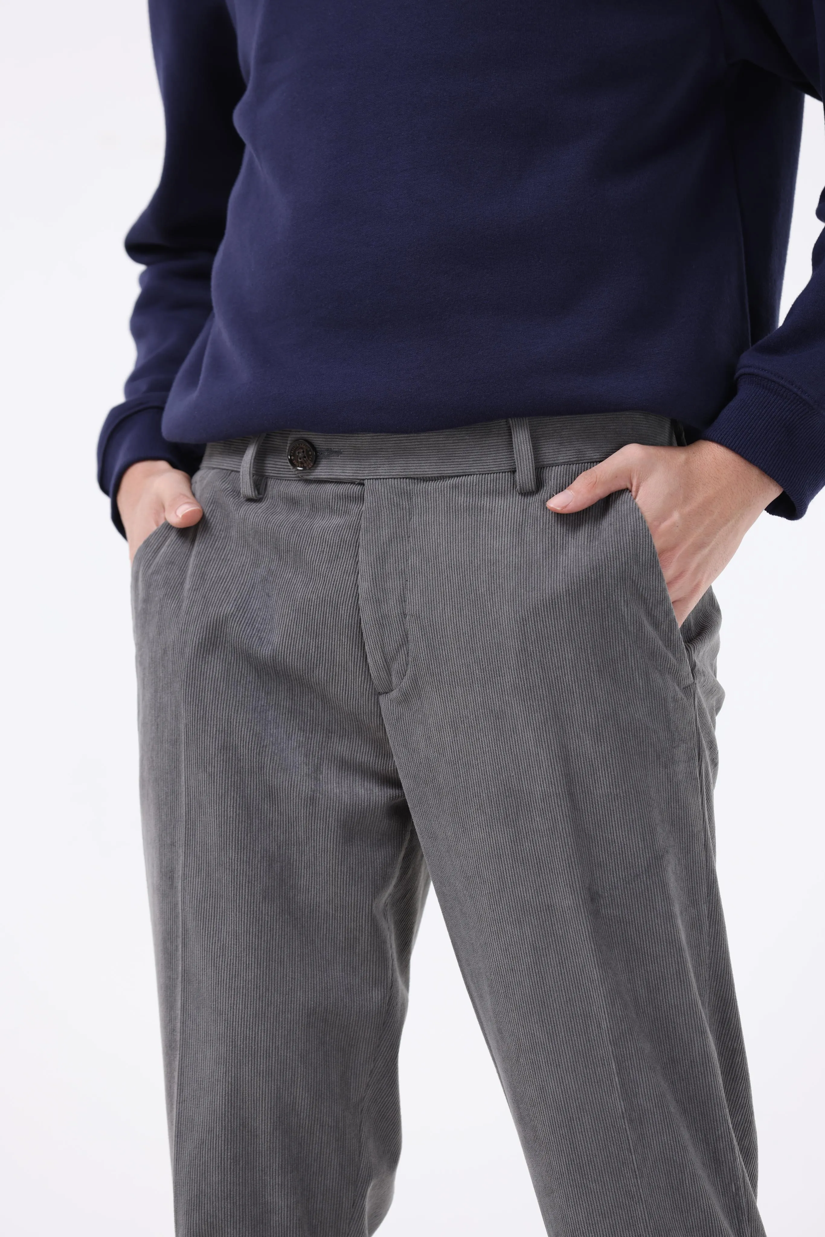STATEMENT CORDUROY TROUSERS IN GREY