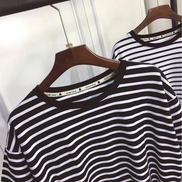 T Shirt rayé noir et blanc