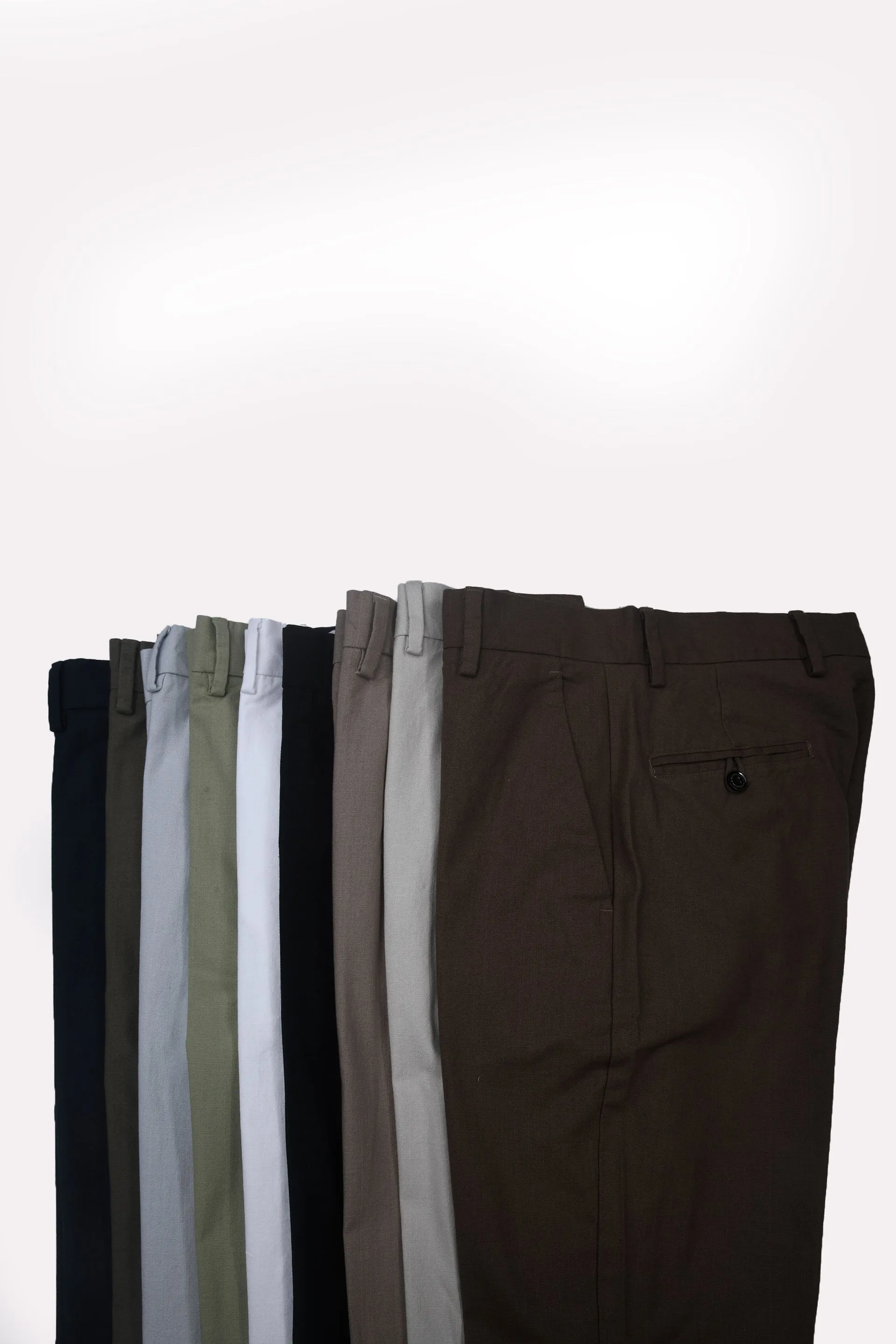 TIMELESS COTTON CHINOS- LINEN FEELS IN BLACK